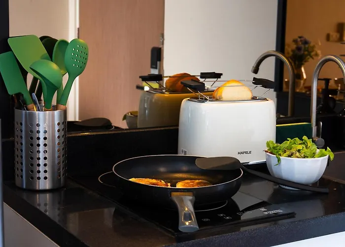 Wander - Ekkamai - Full Kitchen, Balcony, Pool, Gym Apartment *